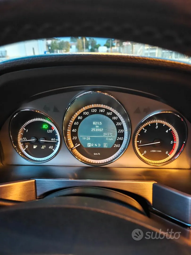 Mercedes-Benz Glk 2011 photo 3