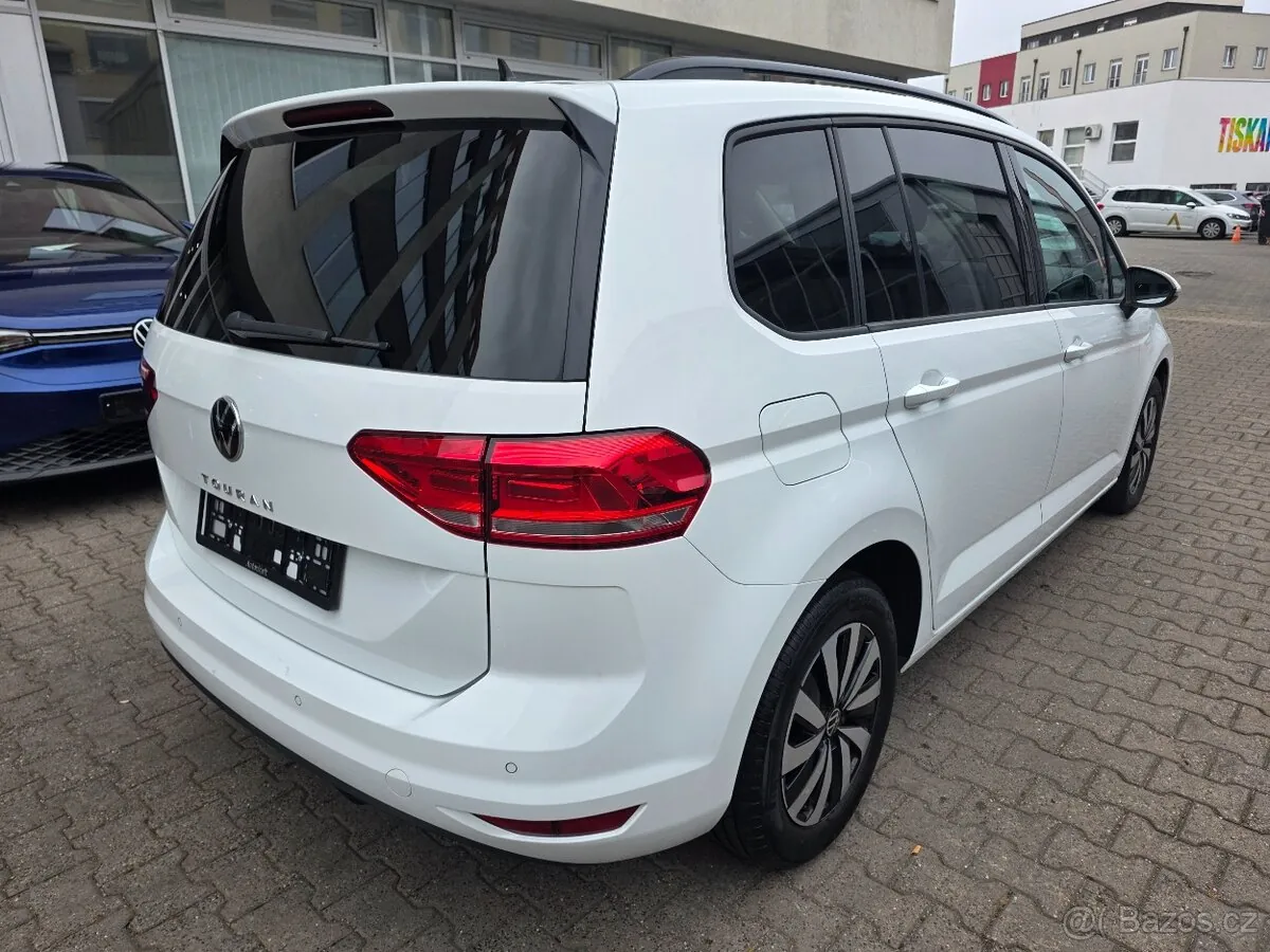 Volkswagen Touran 2023 photo 4