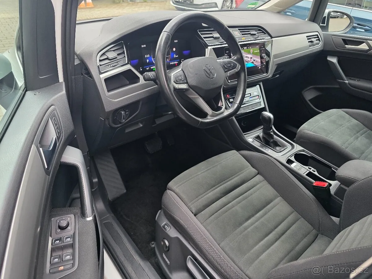 Volkswagen Touran 2023 photo 5