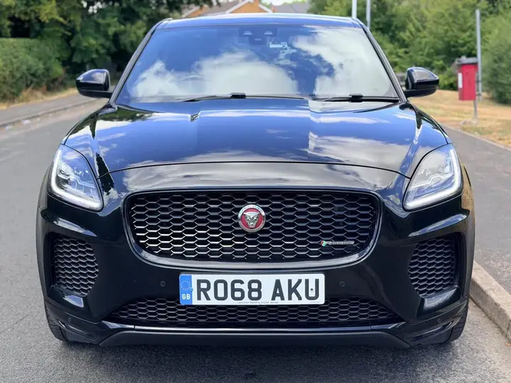 Jaguar E-Pace 2018 photo 2