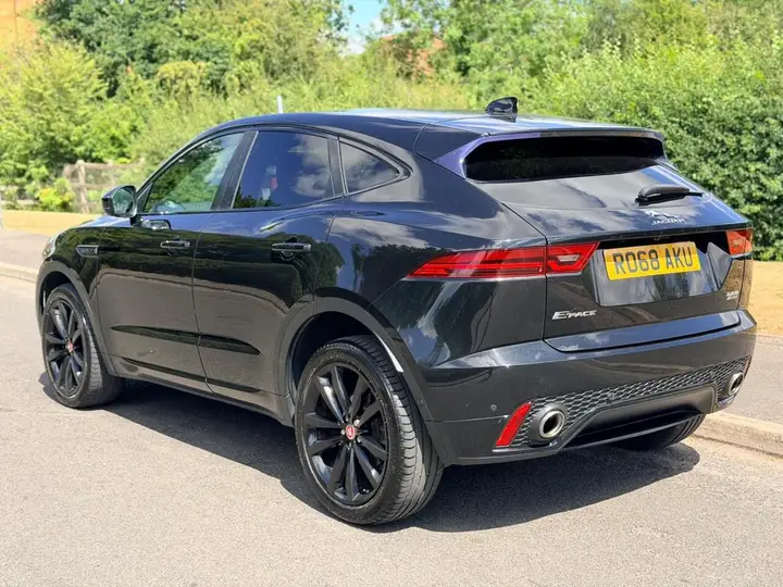 Jaguar E-Pace 2018 photo 4