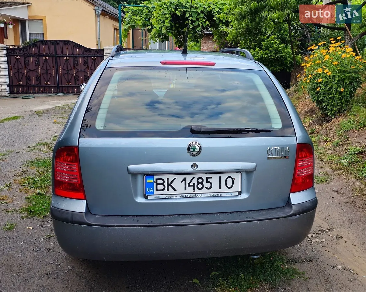 Skoda Octavia 2004 photo 3
