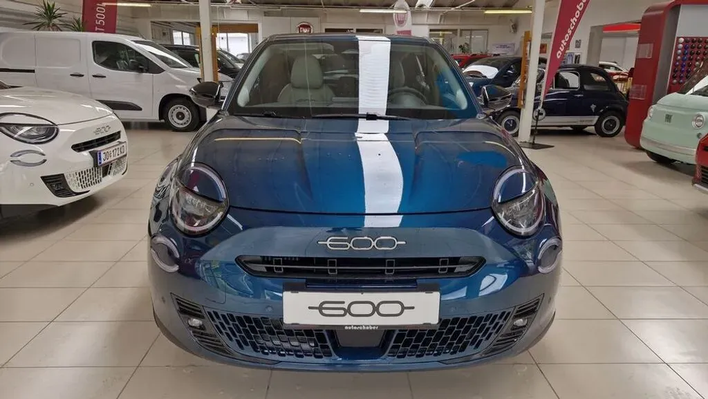 Fiat 600 Hybrid Icon photo 2