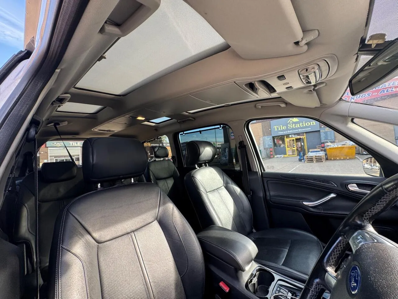 Ford Galaxy 2012 photo 4