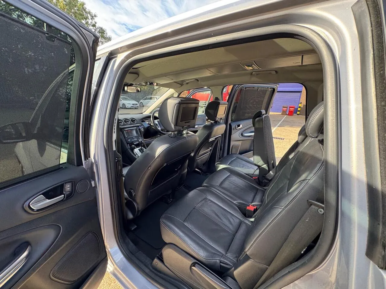Ford Galaxy 2012 photo 5