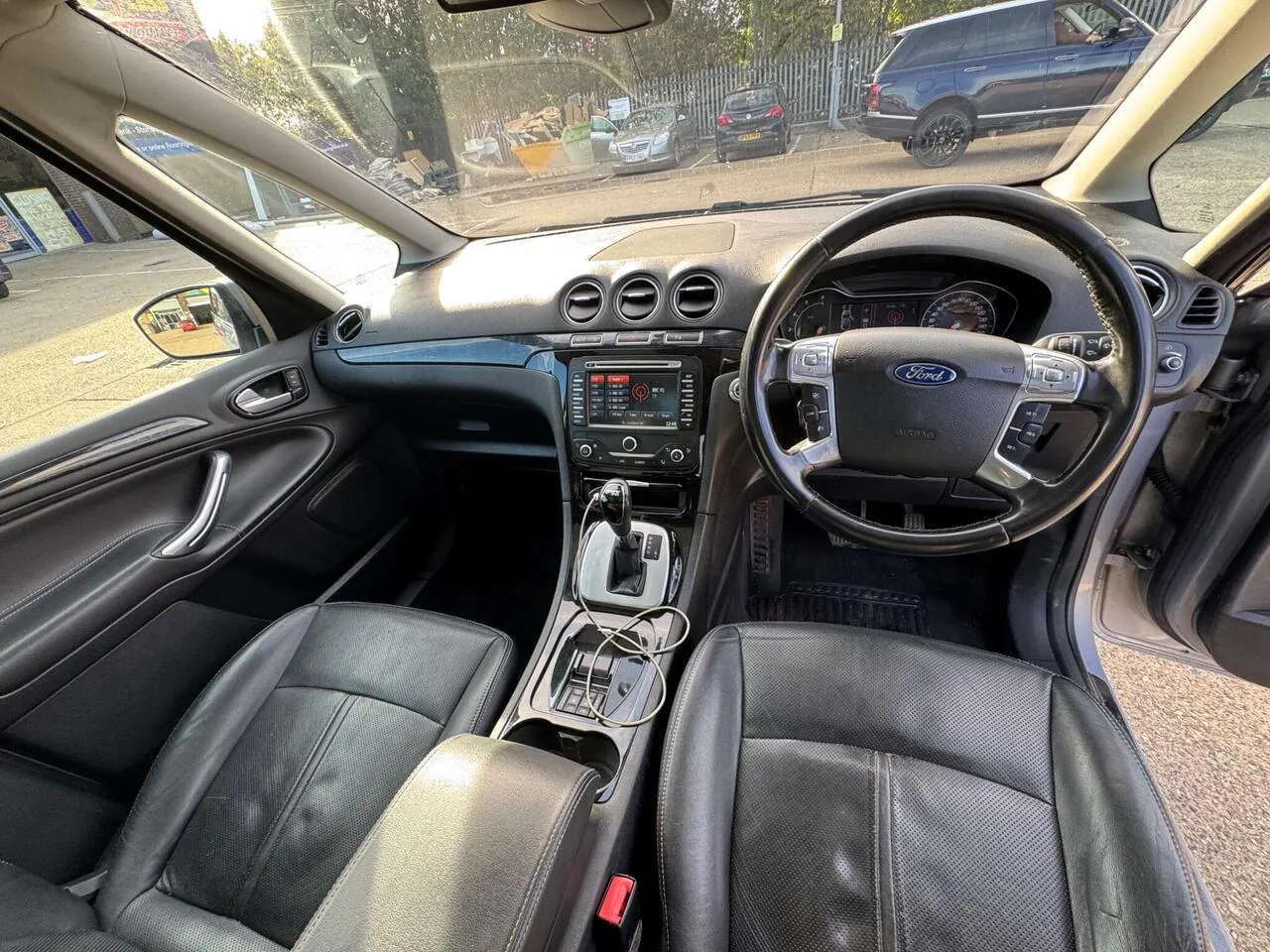 Ford Galaxy 2012 photo 3