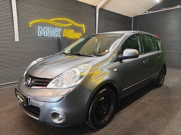 Nissan Note 2011 photo 2