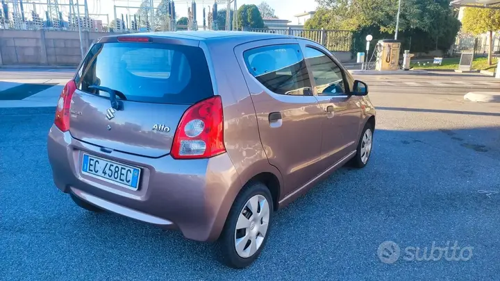 Suzuki Alto 2010 photo 4