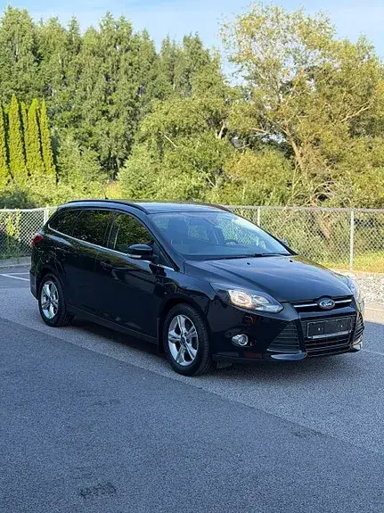 Ford Focus 2011 photo 2