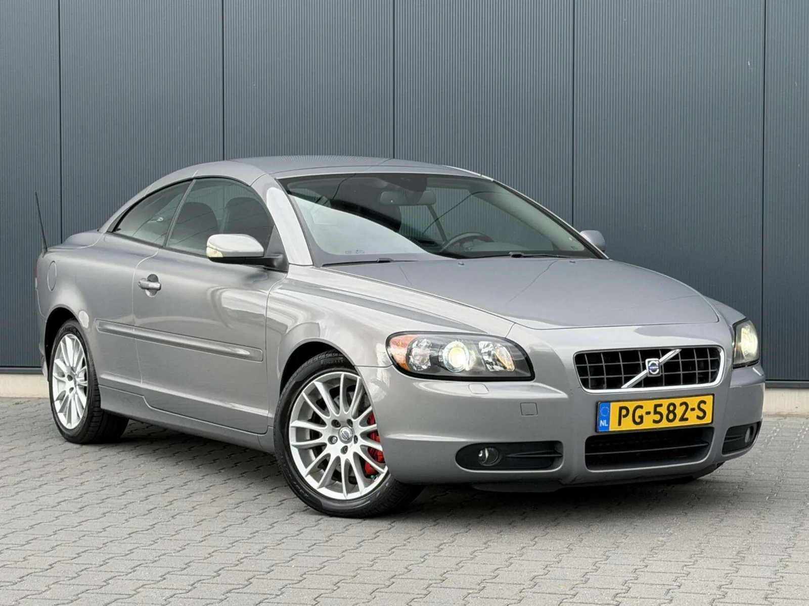 Volvo C70 2007 photo 2