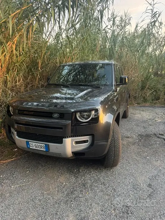 Land Rover Defender 2024 photo 4