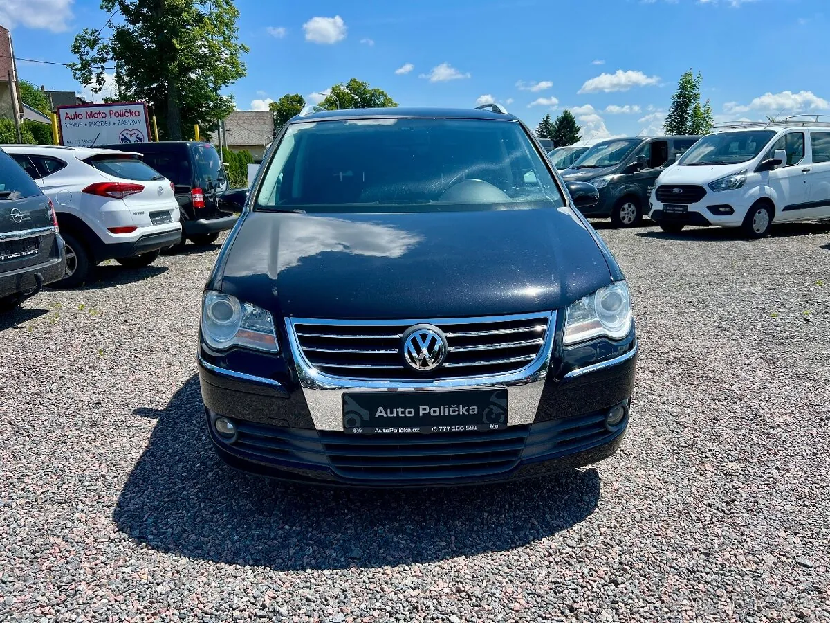 Volkswagen Touran 2008 photo 2