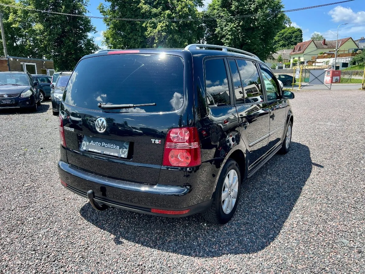Volkswagen Touran 2008 photo 4