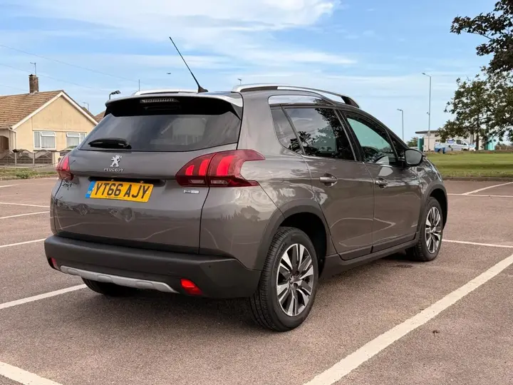 Peugeot 2008 2016 photo 3