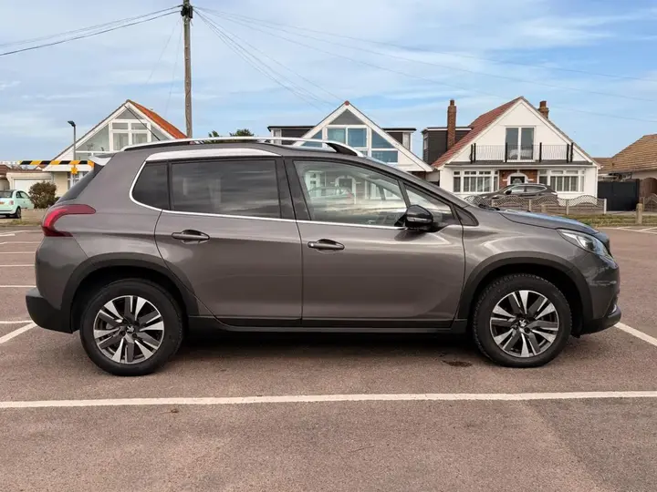 Peugeot 2008 2016 photo 2
