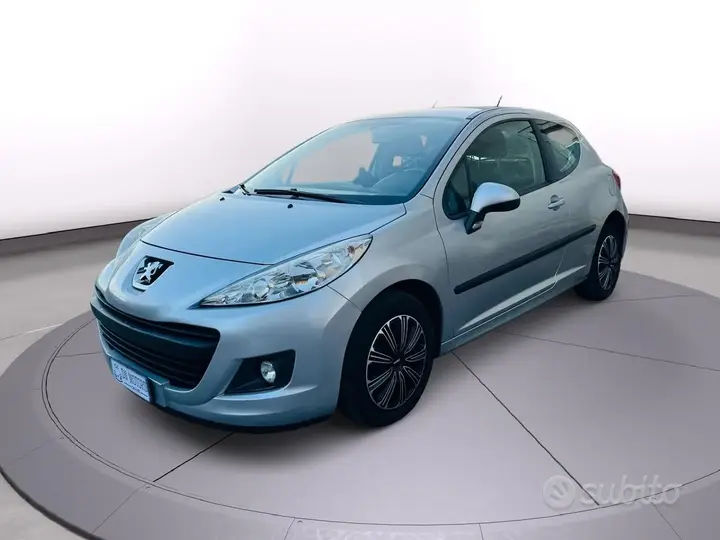 Peugeot 207 2011 photo 3