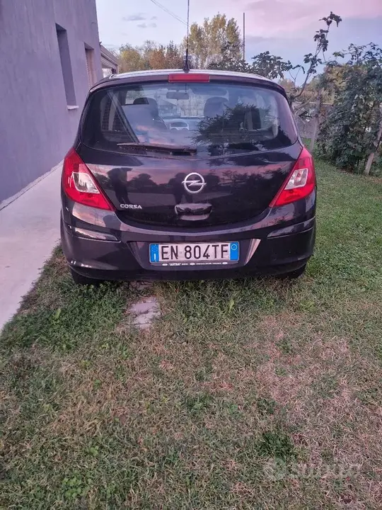 Opel Corsa 2012 photo 2