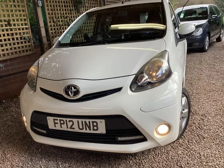 Toyota Aygo 2012 photo 3