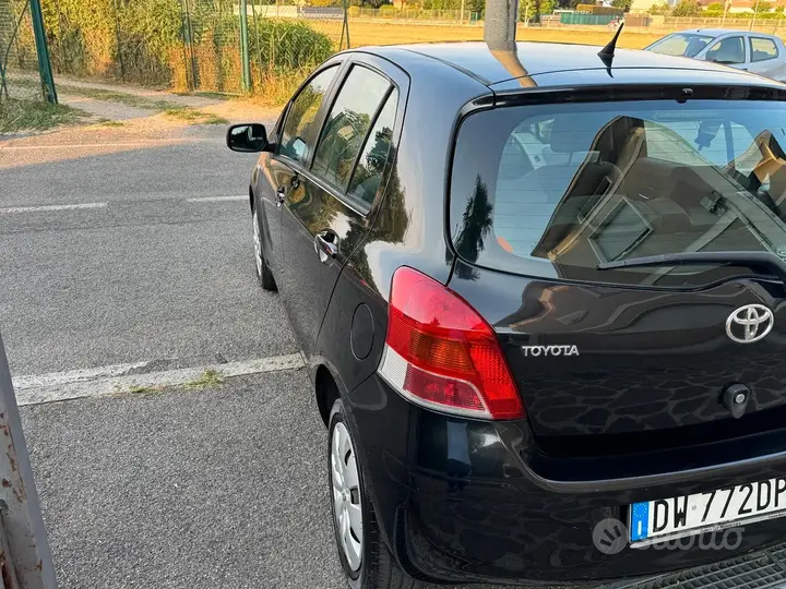 Toyota Yaris 2009 photo 4