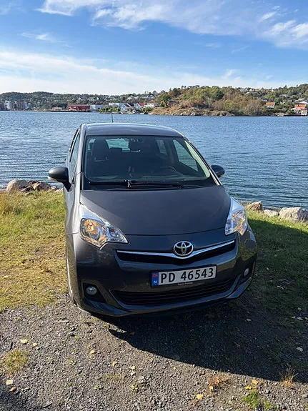 Toyota Verso-S 2013 photo 3
