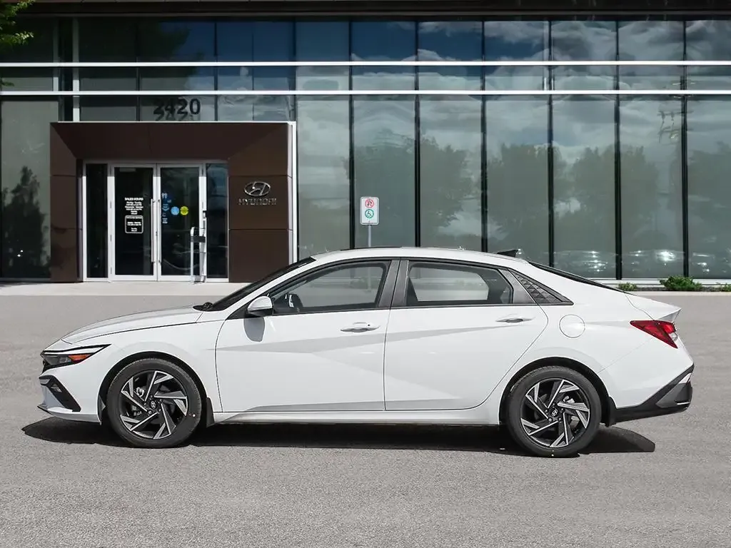 Hyundai Elantra 2026 photo 3