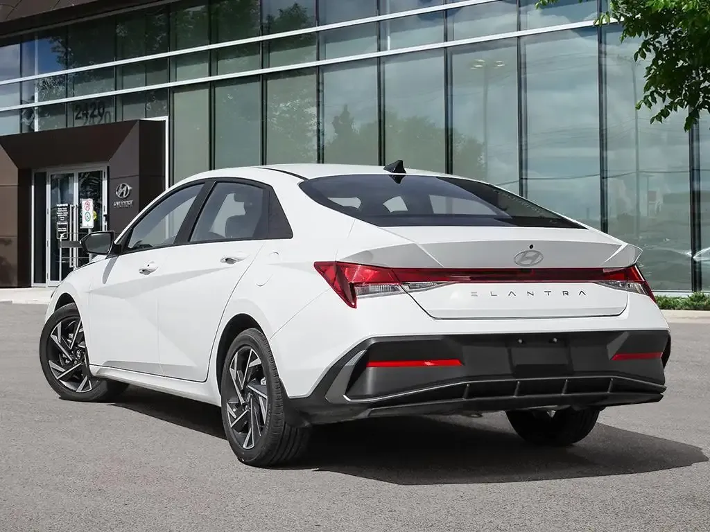 Hyundai Elantra 2026 photo 4
