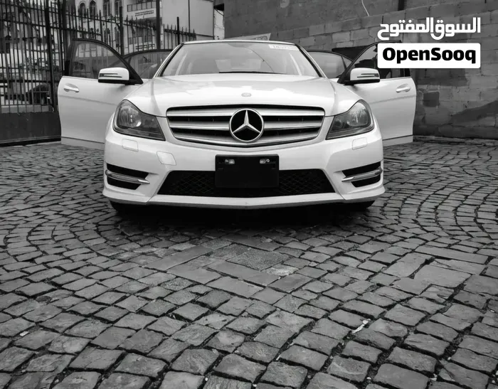 Mercedes-Benz C-Class 2012 photo 3