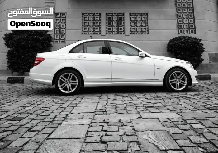Mercedes-Benz C-Class 2012 photo 2