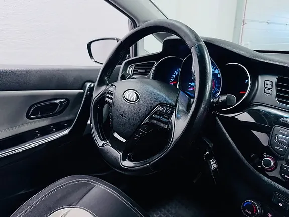 Kia Ceed 2013 photo 4