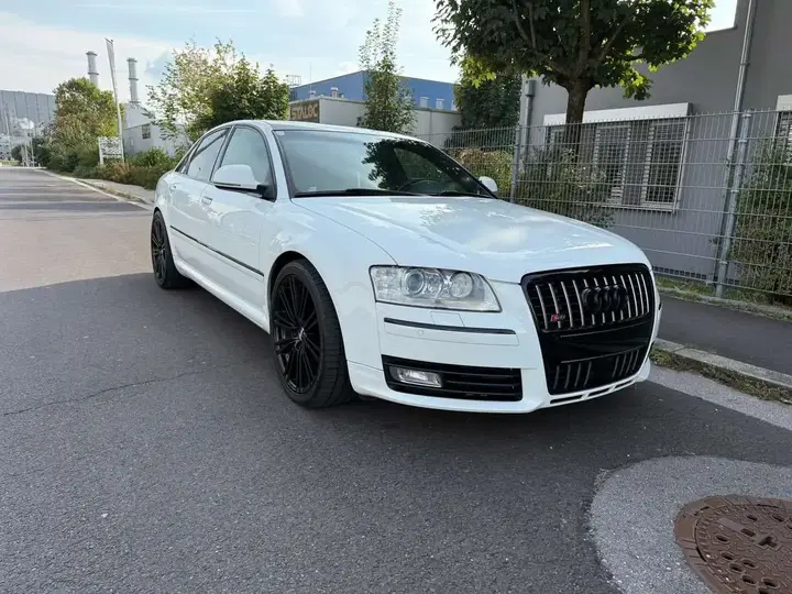 Audi A8 2008 photo 2