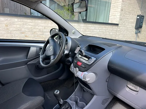 Toyota Aygo 2012 photo 5