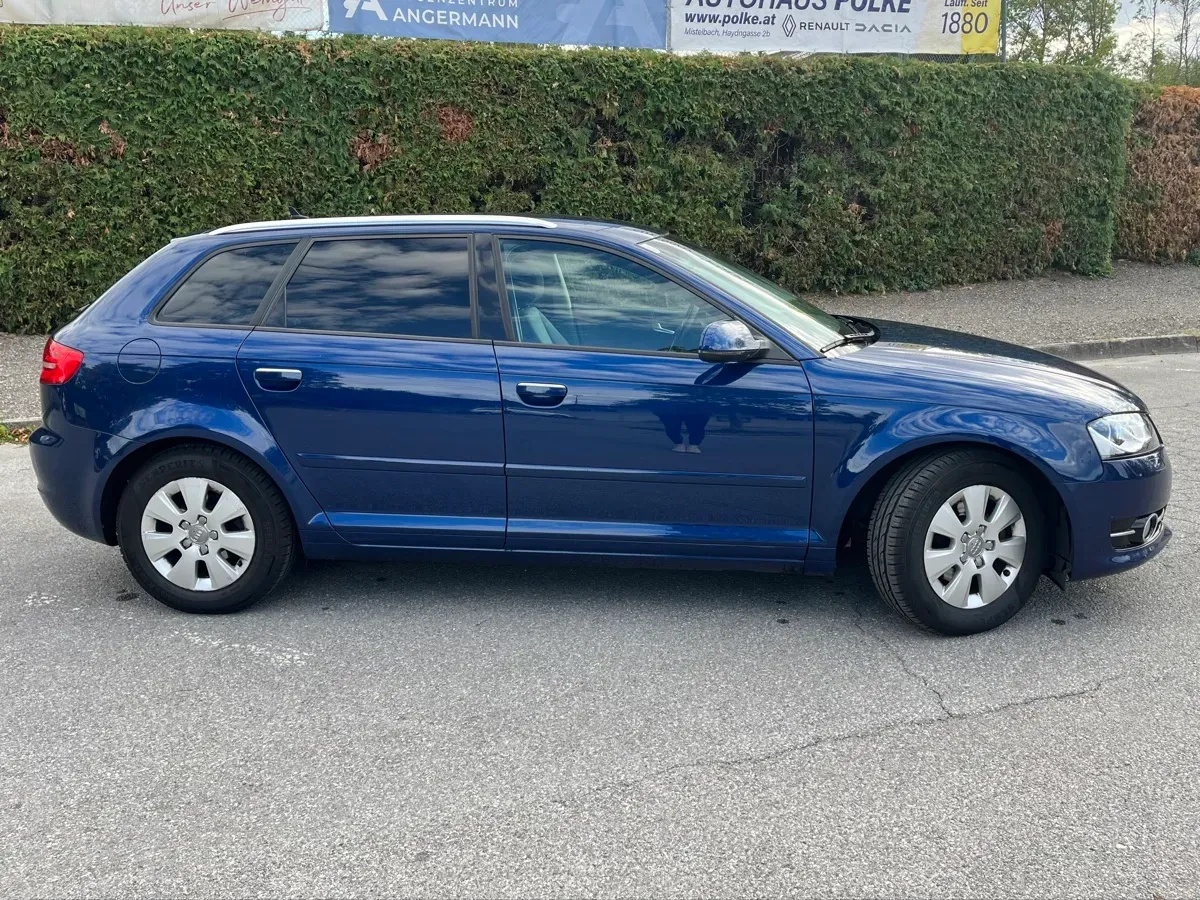 Audi A3 2011 photo 2