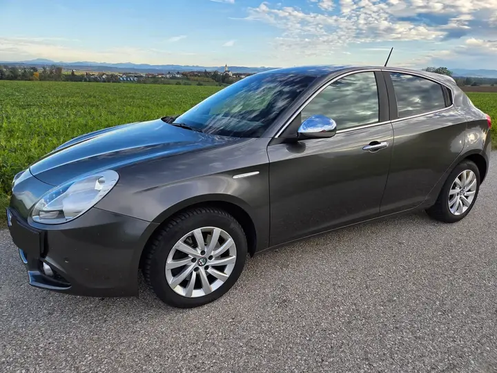 Alfa Romeo Giulietta 2015 photo 3