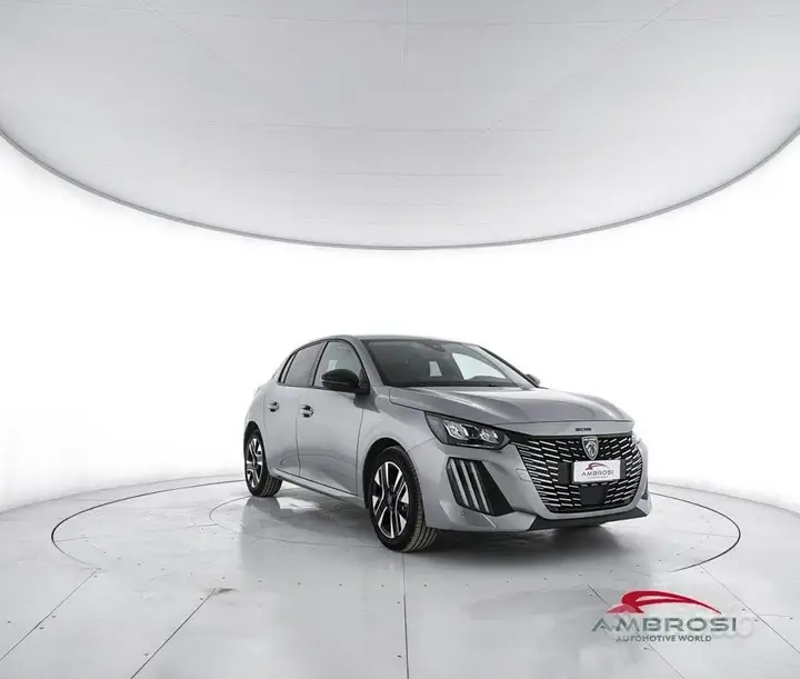 Peugeot 208 2025 photo 2