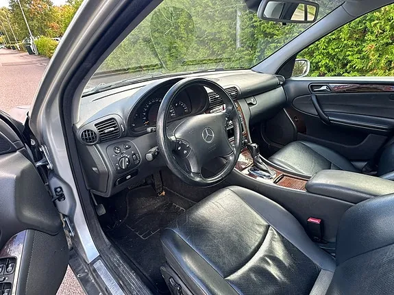 Mercedes-Benz C200 2001 photo 3