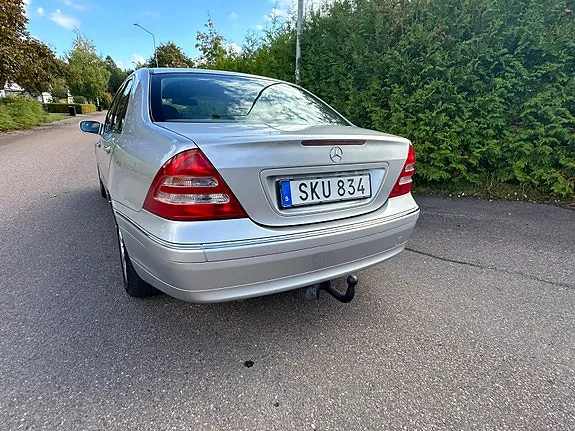 Mercedes-Benz C200 2001 photo 2