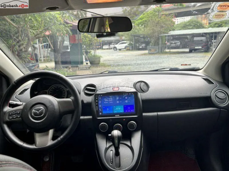 Mazda 2 2015 photo 2