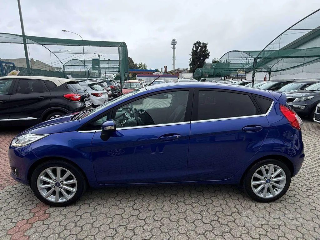 Ford Fiesta 2015 photo 2
