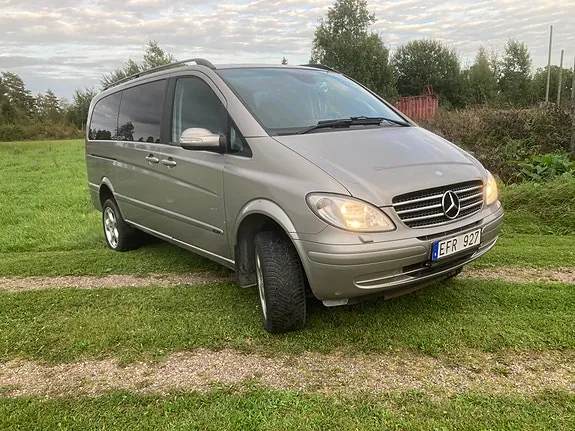 Mercedes-Benz Viano 2010 photo 2