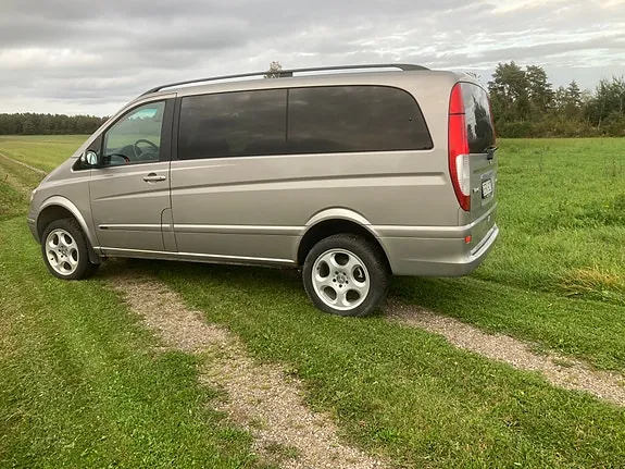 Mercedes-Benz Viano 2010 photo 3
