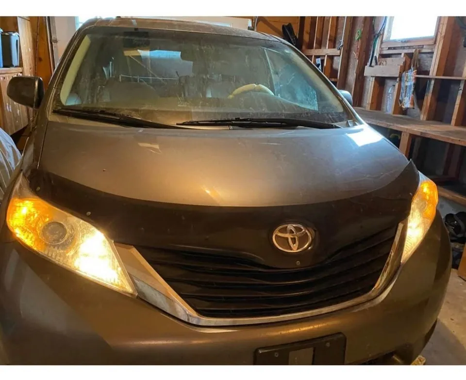 Toyota Sienna 2011 photo 5