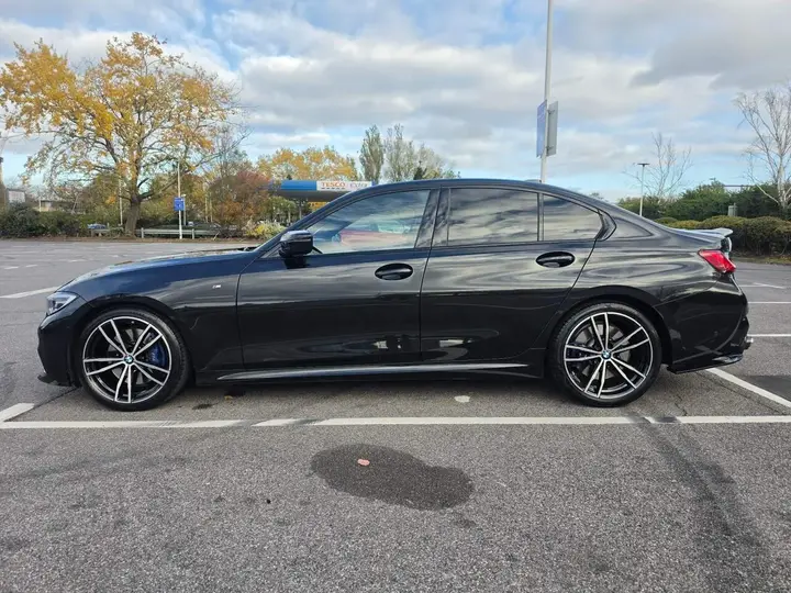BMW 3 Series 2020 photo 2