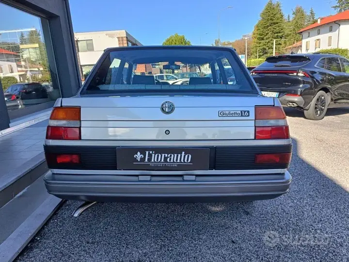 Alfa Romeo Giulietta 1985 photo 5