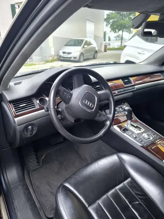 Audi A8 2005 photo 2
