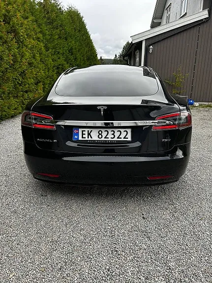Tesla Model S 2018 photo 2