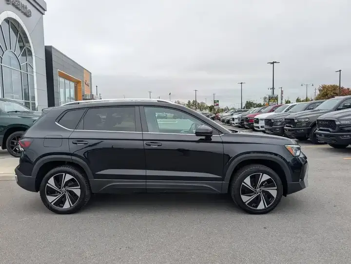 Volkswagen Taos 2025 photo 3