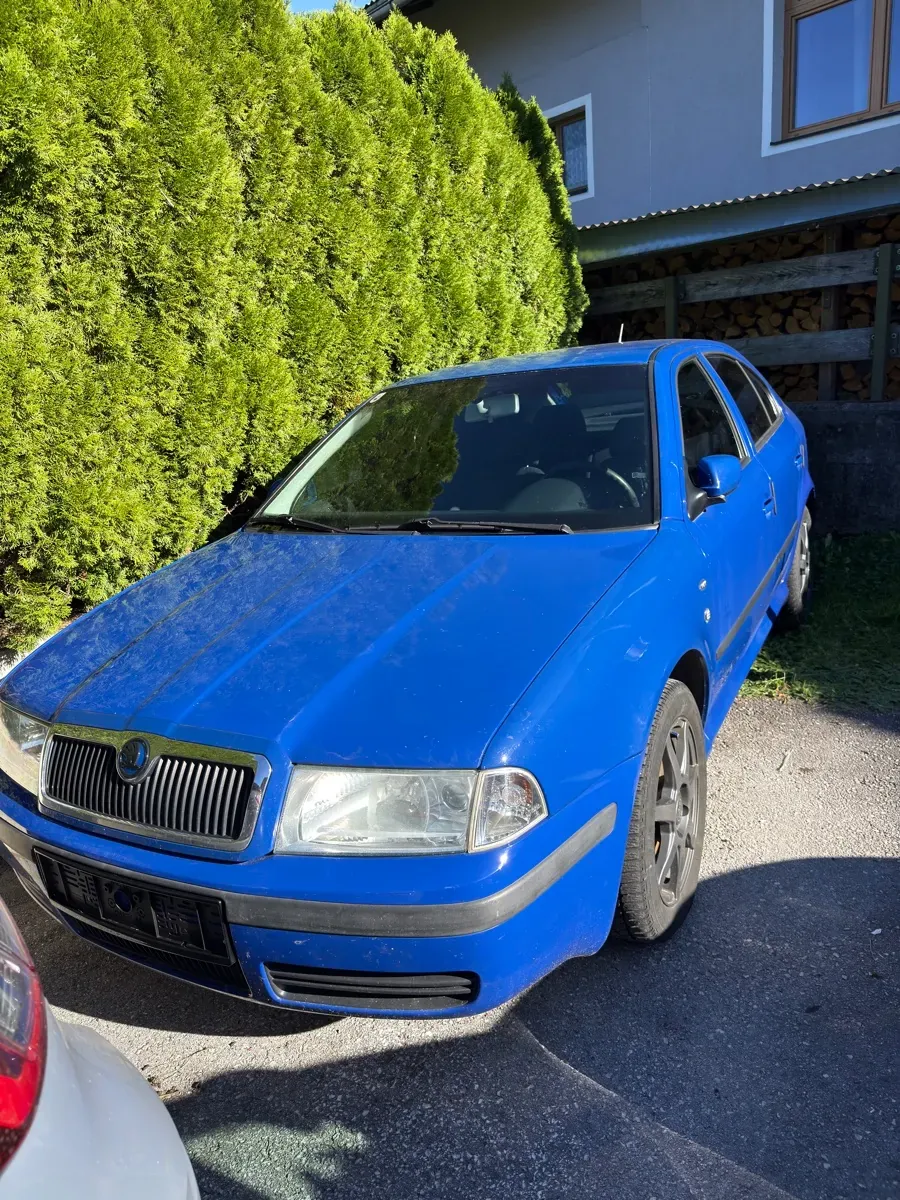 Skoda Octavia 2002 photo 2