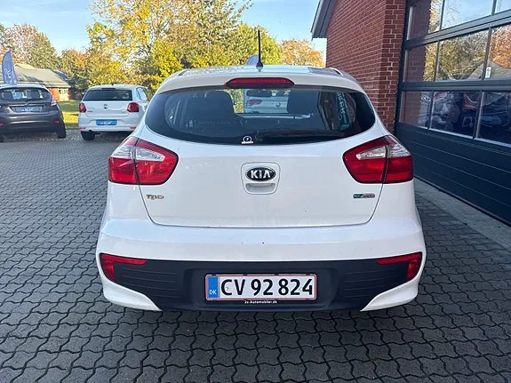 Kia Rio 2015 photo 5