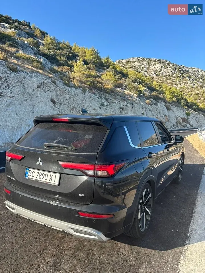 Mitsubishi Outlander 2024 photo 2