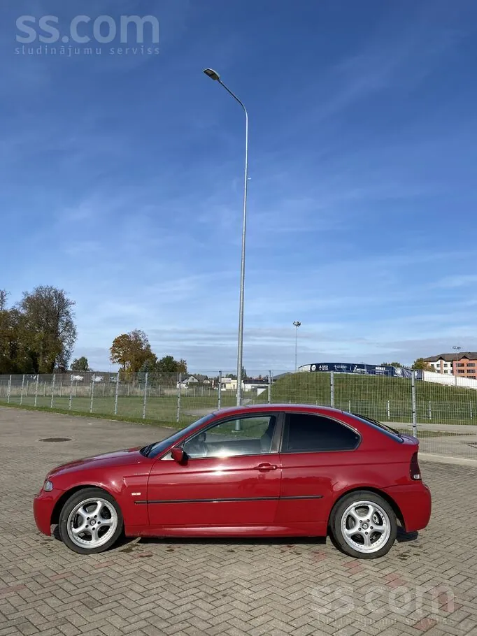 BMW E46 2002 photo 3
